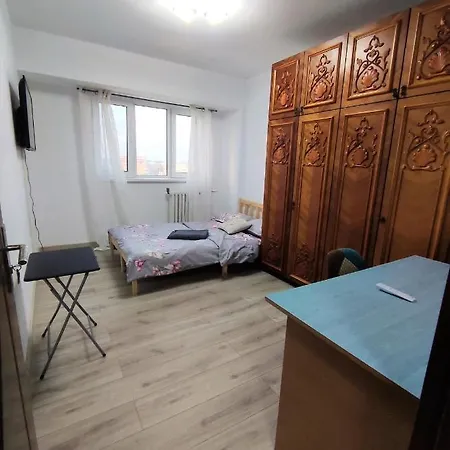 Lake And Park View Гостевой дом Бухарест
