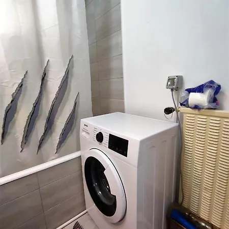 Lake And Park View *