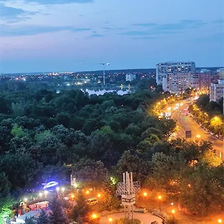 Lake And Park View *