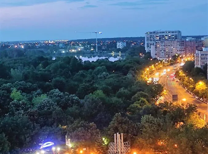 Lake And Park View *